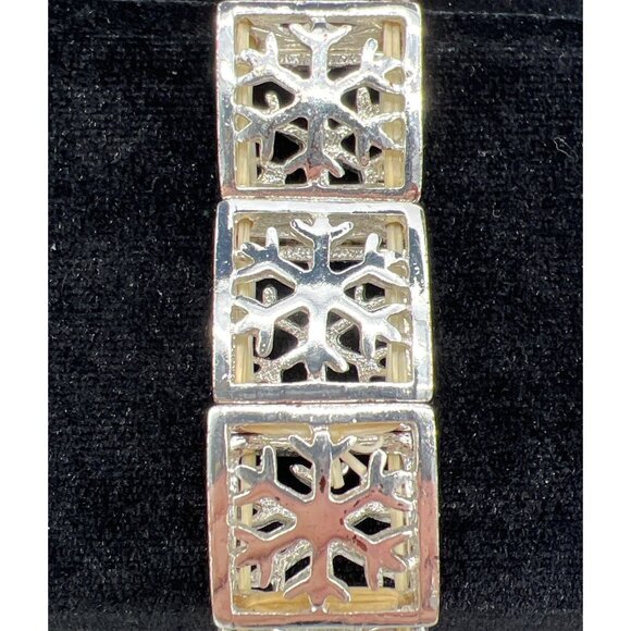 Silver Snowflake Stretch Bracelet - Picture 5 of 5